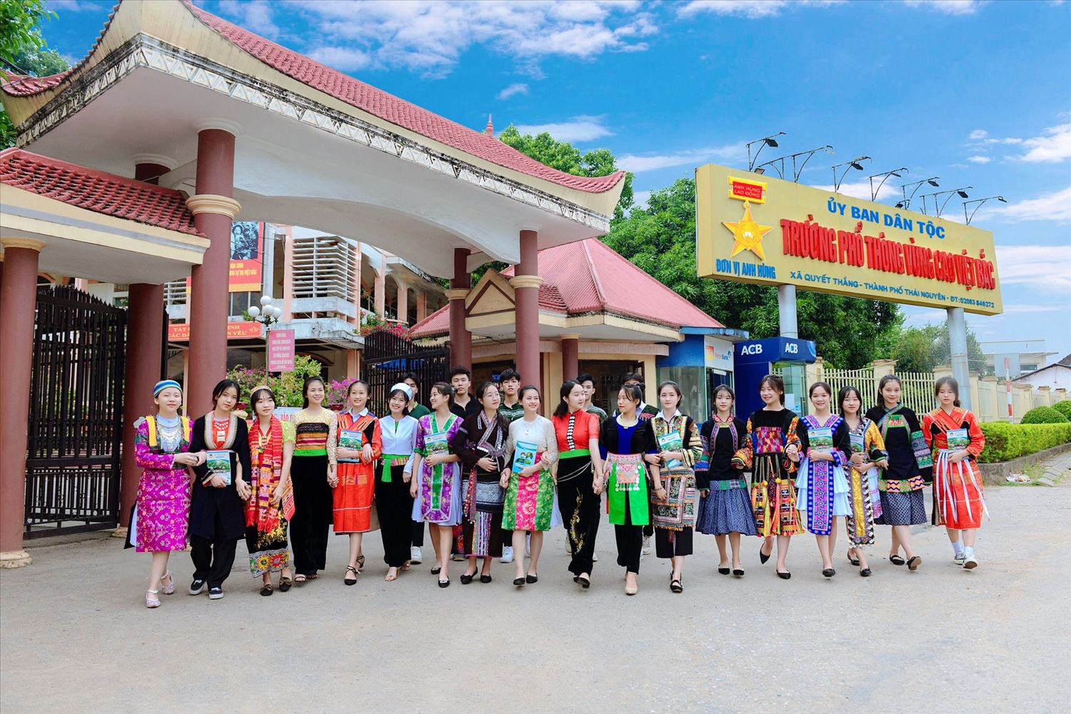 Trường Phổ thông Vùng Cao Việt Bắc nơi 