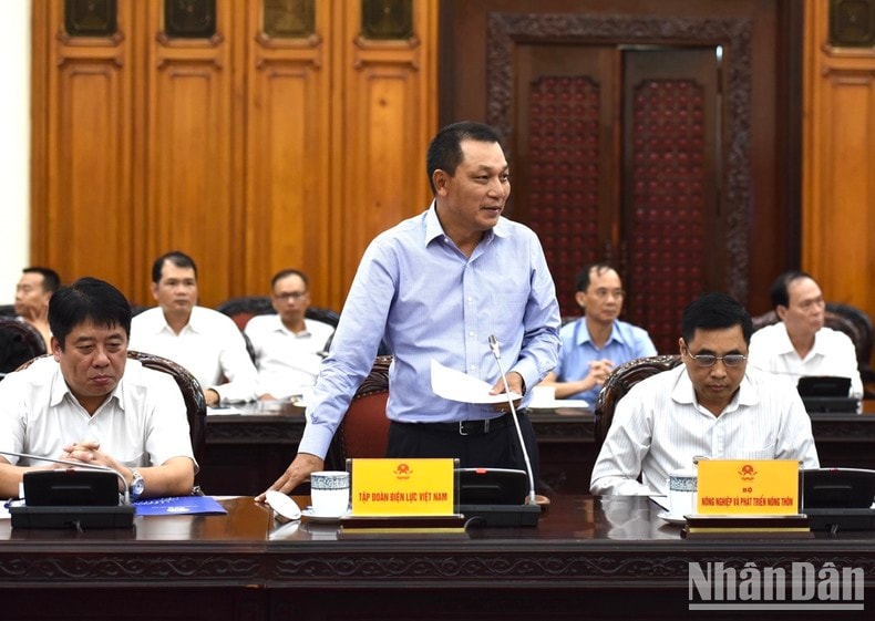 Chủ tịch Hội đồng Thành viên EVN Đặng Hoàng An báo cáo tại cuộc họp. (Ảnh: Trần Hải) Chủ tịch Hội đồng Thành viên EVN Đặng Hoàng An báo cáo tại cuộc họp. (Ảnh: Trần Hải)