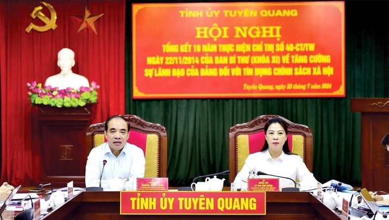 Các đại biểu chủ trì Hội nghị