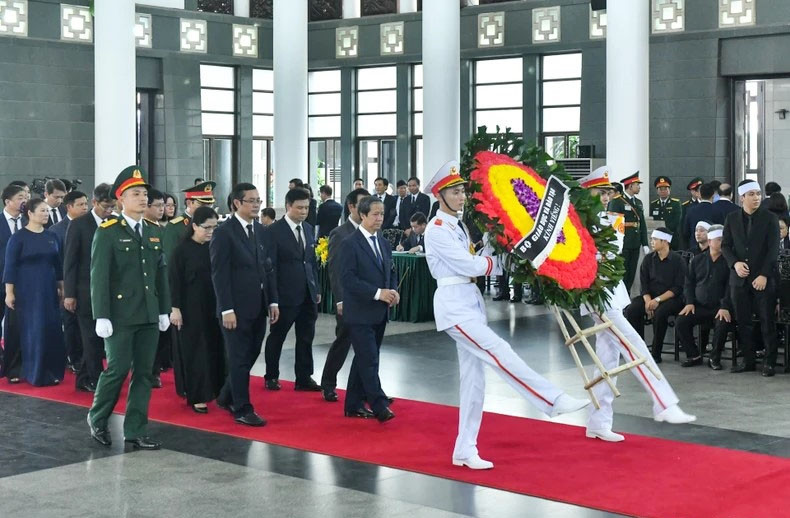 Đoàn Bộ Giáo dục và Đào tạo viếng Tổng Bí thư Nguyễn Phú Trọng. (Ảnh: Nhandan.vn) Đoàn Bộ Giáo dục và Đào tạo viếng Tổng Bí thư Nguyễn Phú Trọng. (Ảnh: Nhandan.vn)