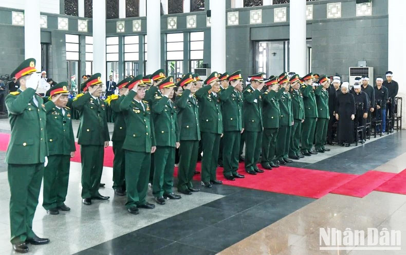 Đoàn Hội Cựu chiến binh viếng Tổng Bí thư Nguyễn Phú Trọng. (Ảnh: Nhandan.vn) Đoàn Hội Cựu chiến binh viếng Tổng Bí thư Nguyễn Phú Trọng. (Ảnh: Nhandan.vn)