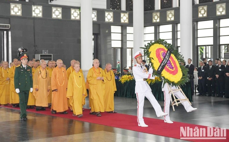 Đoàn Giáo hội Phật giáo Việt Nam viếng Tổng Bí thư Nguyễn Phú Trọng. (Ảnh: Nhandan.vn) Đoàn Giáo hội Phật giáo Việt Nam viếng Tổng Bí thư Nguyễn Phú Trọng. (Ảnh: Nhandan.vn)