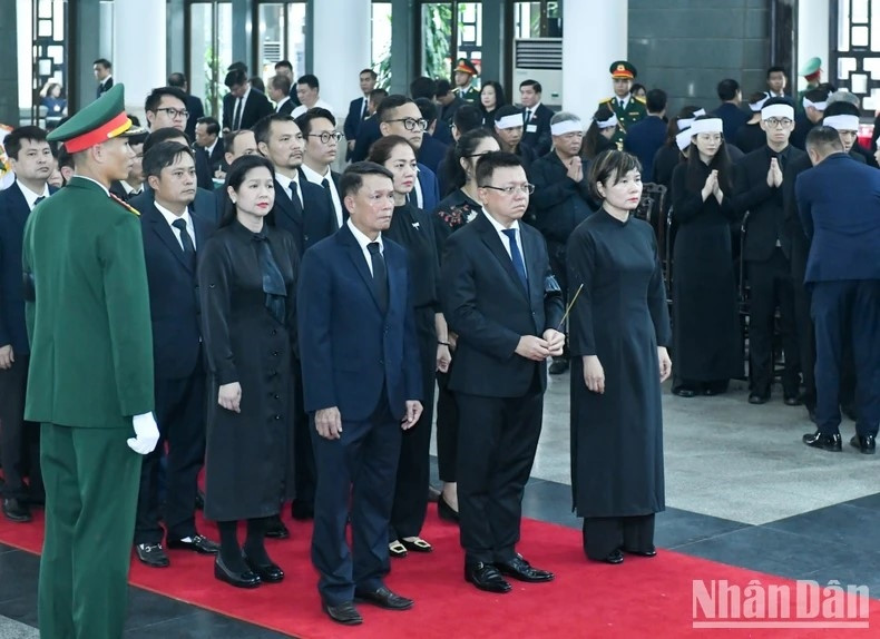 Đoàn Hội Nhà báo Việt Nam viếng Tổng Bí thư Nguyễn Phú Trọng. (Ảnh: Nhandan.vn) Đoàn Hội Nhà báo Việt Nam viếng Tổng Bí thư Nguyễn Phú Trọng. (Ảnh: Nhandan.vn)
