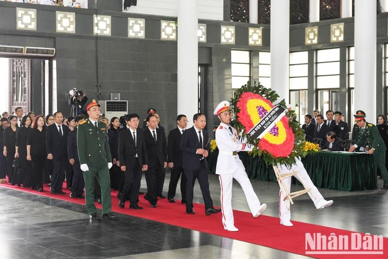 Đoàn Học viện Báo chí và Tuyên truyền viếng Tổng Bí thư Nguyễn Phú Trọng. (Ảnh: Nhandan.vn) Đoàn Học viện Báo chí và Tuyên truyền viếng Tổng Bí thư Nguyễn Phú Trọng. (Ảnh: Nhandan.vn)