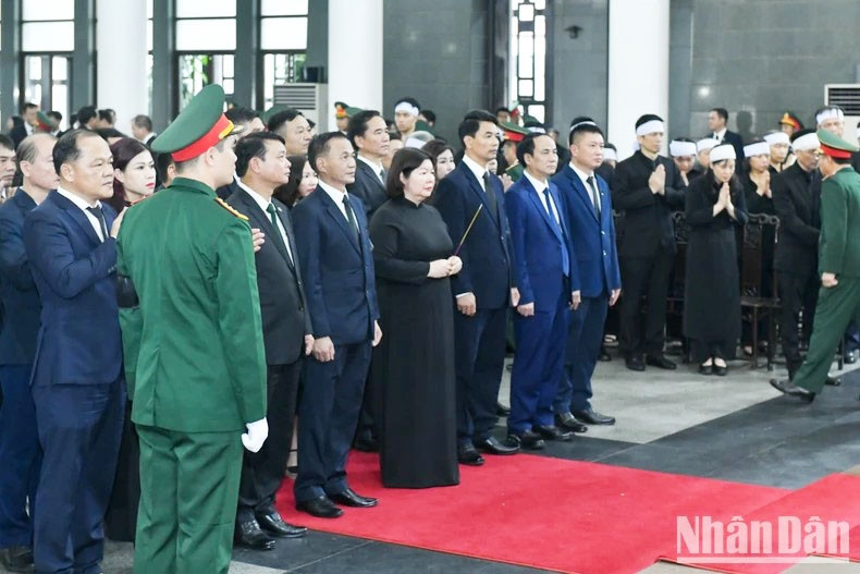 Đoàn Liên minh Hợp tác xã Việt Nam viếng Tổng Bí thư Nguyễn Phú Trọng. (Ảnh: Nhandan.vn) Đoàn Liên minh Hợp tác xã Việt Nam viếng Tổng Bí thư Nguyễn Phú Trọng. (Ảnh: Nhandan.vn)