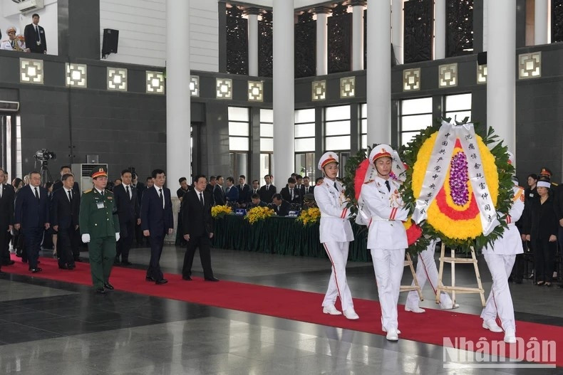 Đoàn Trung Quốc viếng Tổng Bí thư Nguyễn Phú Trọng. (Ảnh: Nhandan.vn) Đoàn Trung Quốc viếng Tổng Bí thư Nguyễn Phú Trọng. (Ảnh: Nhandan.vn)
