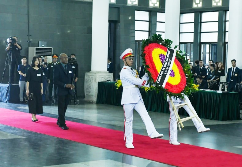 Đoàn đại biểu Vanuatu vào viếng Đoàn đại biểu Vanuatu vào viếng