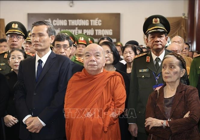Đại diện các tôn giáo viếng Tổng Bí thư Nguyễn Phú Trọng tại Hội trường Thống Nhất, Thành phố Hồ Chí Minh ngày 25/7/2024. Ảnh: TTXVN Đại diện các tôn giáo viếng Tổng Bí thư Nguyễn Phú Trọng tại Hội trường Thống Nhất, Thành phố Hồ Chí Minh ngày 25/7/2024. Ảnh: TTXVN