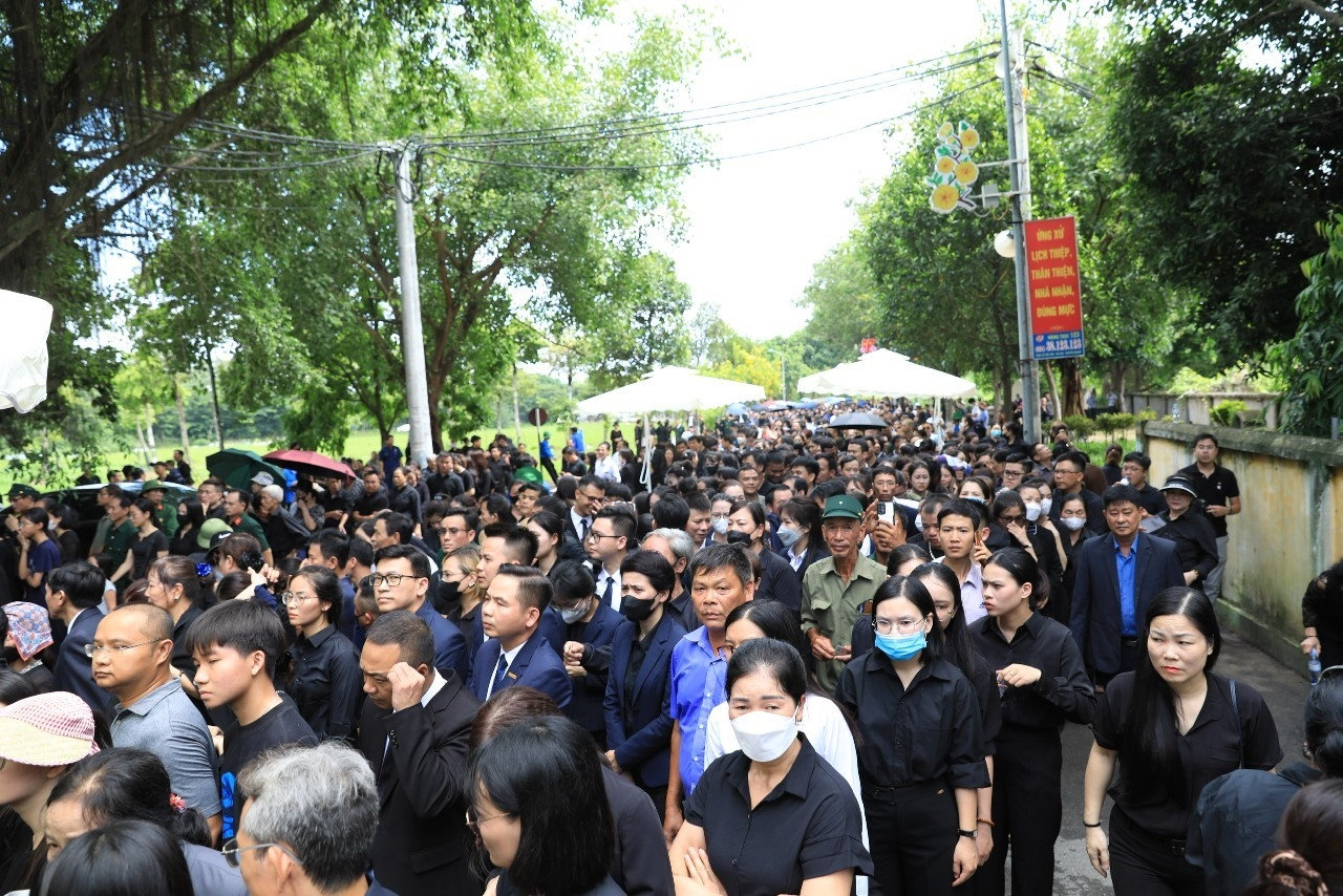 Đã có hơn 5.600 Đoàn viếng Tổng Bí thư Nguyễn Phú Trọng Đã có hơn 5.600 Đoàn viếng Tổng Bí thư Nguyễn Phú Trọng