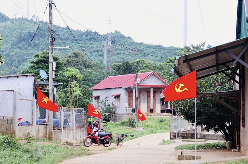 Mặc dù còn nhiều khó khăn, nhưng diện mạo nông thôn huyện miền núi Đakrông, nơi có tới 78,6% đồng bào DTTS sinh sống đang ngày càng khởi sắc Mặc dù còn nhiều khó khăn, nhưng diện mạo nông thôn huyện miền núi Đakrông, nơi có tới 78,6% đồng bào DTTS sinh sống đang ngày càng khởi sắc
