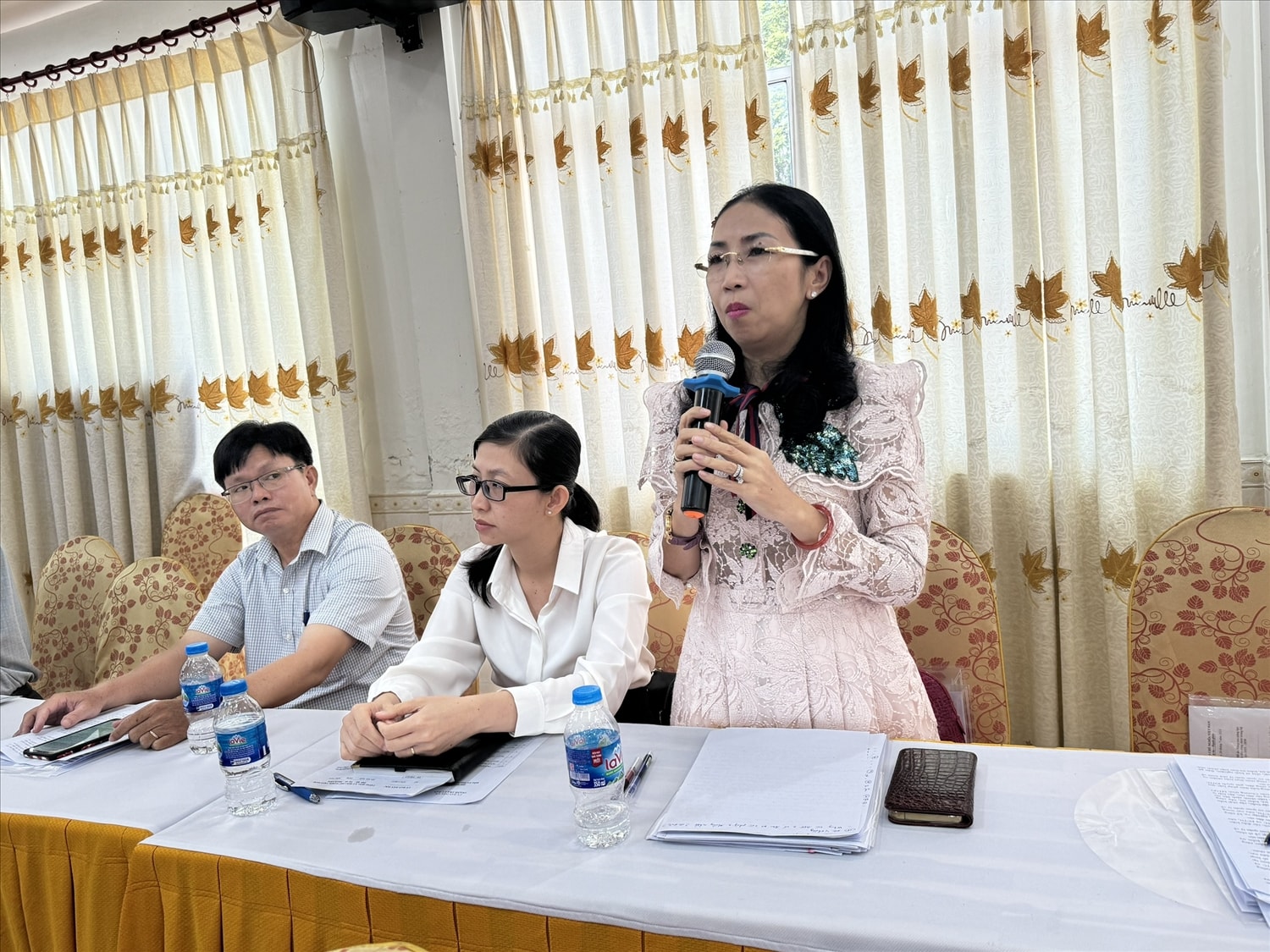 Đại biểu đại diện Ban Dân tộc TP. Hồ Chí Minh phát biểu tại Hội thảo Đại biểu đại diện Ban Dân tộc TP. Hồ Chí Minh phát biểu tại Hội thảo