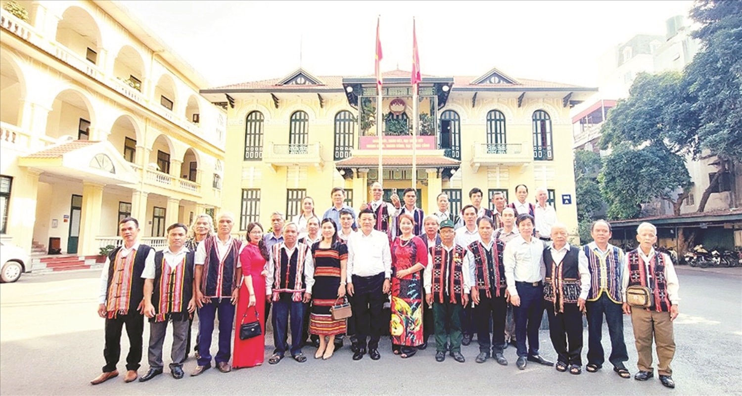 Đội ngũ Người có uy tín có vai trò quan trọng trong việc phát triển  kinh tế - xã hội ở địa phương