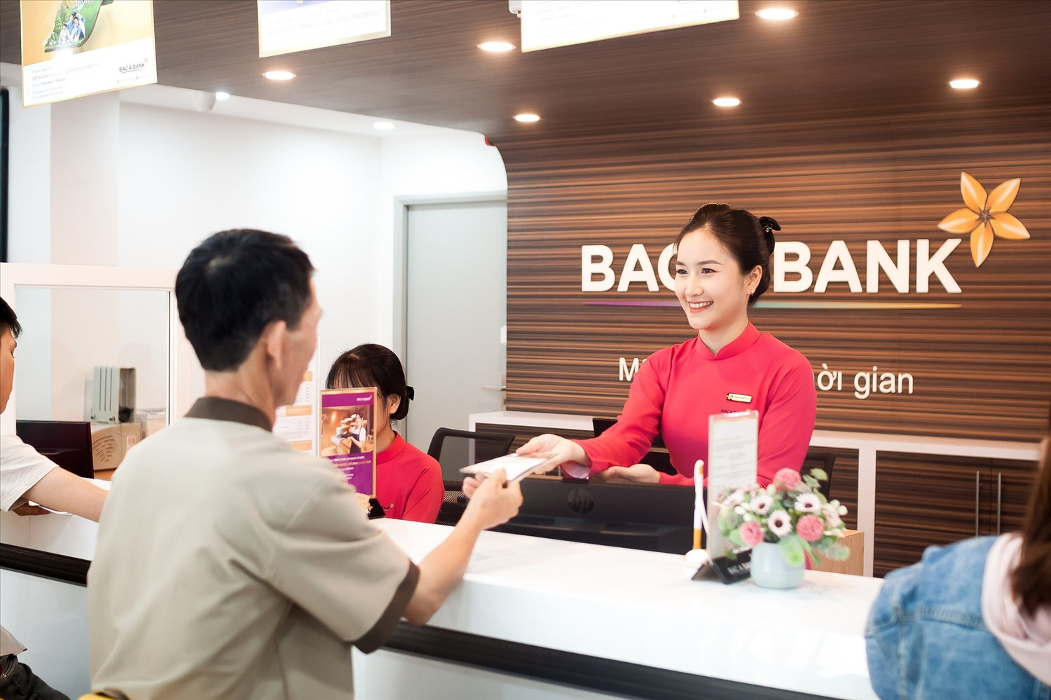 (CĐ BÙI HẠ) BAC A BANK tung ngàn ưu đãi mừng sinh nhật 30 năm 1