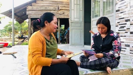 Các hoạt động tuyên truyền, PBGDPL giúp cho người dân trong vùng đồng bào DTTS và miền núi có thêm nhiều kiến thức, nâng cao nhận thức, chấp hành nghiêm chủ trương, đường lối của Đảng, chính sách, pháp luật của Nhà nước (Ảnh minh họa). Các hoạt động tuyên truyền, PBGDPL giúp cho người dân trong vùng đồng bào DTTS và miền núi có thêm nhiều kiến thức, nâng cao nhận thức, chấp hành nghiêm chủ trương, đường lối của Đảng, chính sách, pháp luật của Nhà nước (Ảnh minh họa).