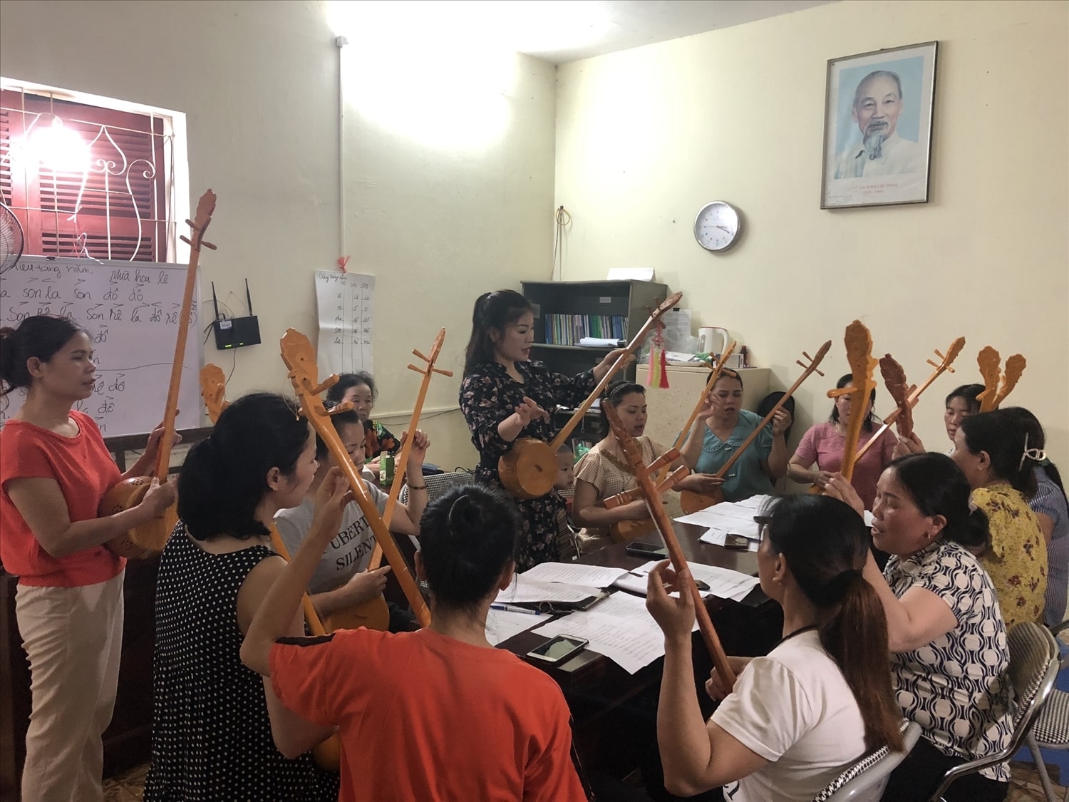 Từ nguồn vốn Dự án 6, Chương trình MTQG phát triển kinh tế-xã hội vùng đồng bào DTTS và miền núi giai đoạn 2021-2025, các CLB văn hóa dân gian ở Lạng Sơn được hỗ trợ kinh phí để mua sắm thiết bị, trang phục biểu diễn Từ nguồn vốn Dự án 6, Chương trình MTQG phát triển kinh tế-xã hội vùng đồng bào DTTS và miền núi giai đoạn 2021-2025, các CLB văn hóa dân gian ở Lạng Sơn được hỗ trợ kinh phí để mua sắm thiết bị, trang phục biểu diễn