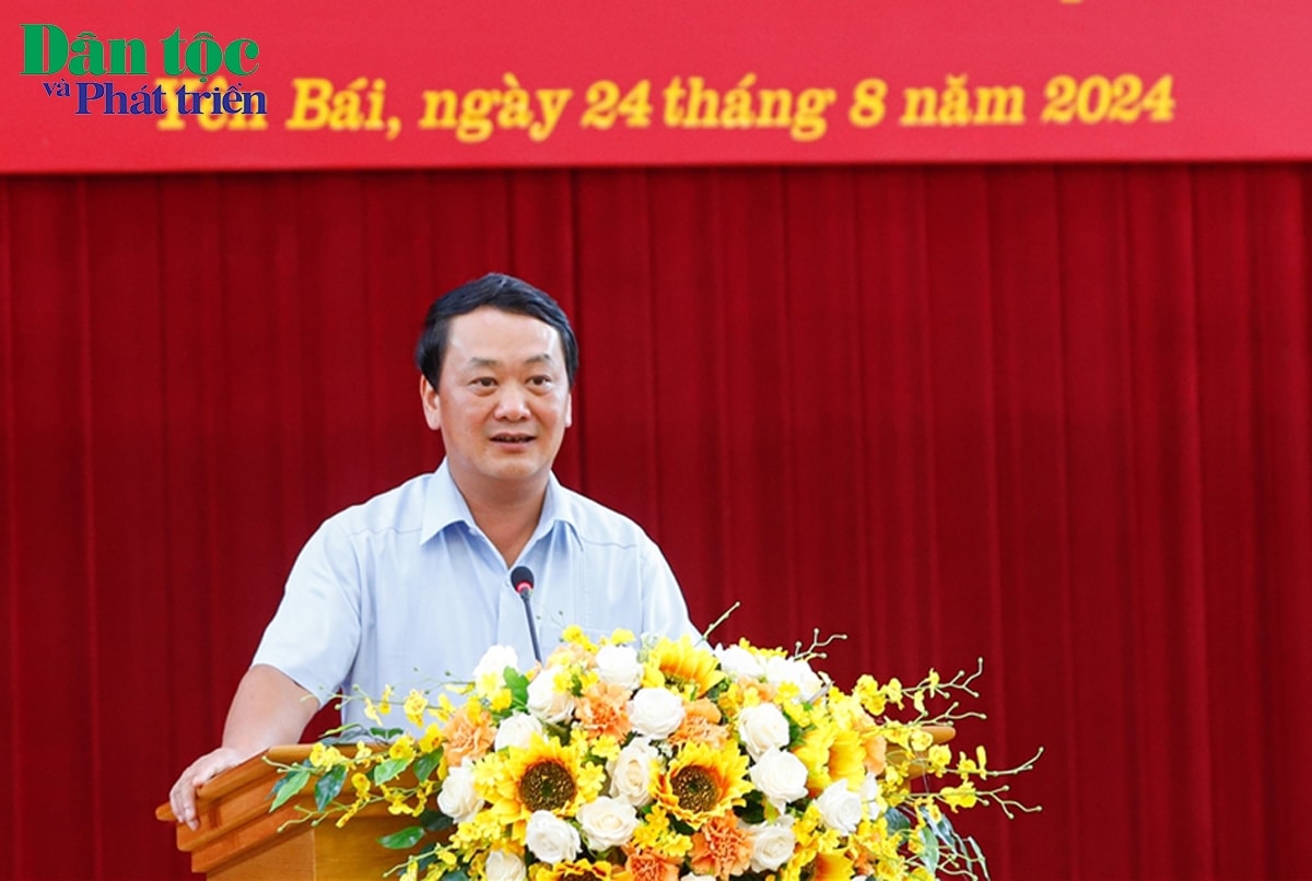 Ủy viên Ban Chấp hành Trung ương Đảng, Bộ trưởng, Chủ nhiệm Ủy ban Dân tộc Hầu A Lềnh phát biểu tại buổi gặp mặt