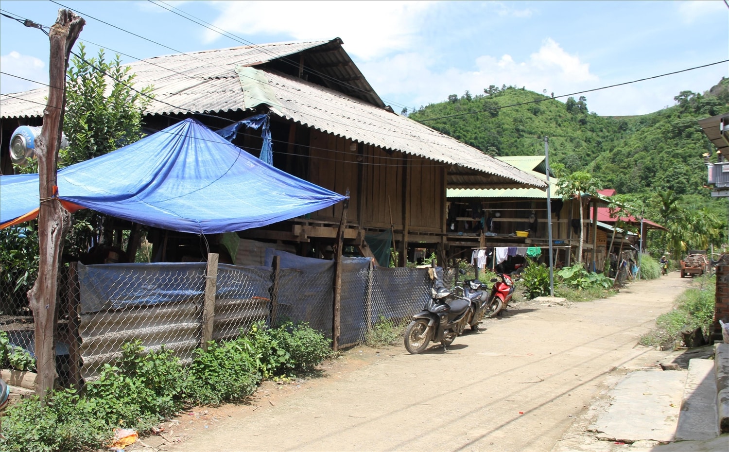 Thôn Phú Thịnh là một trong hai thôn đặc biệt khó khăn của xã Đắk Nang, huyện Krông Nô Thôn Phú Thịnh là một trong hai thôn đặc biệt khó khăn của xã Đắk Nang, huyện Krông Nô