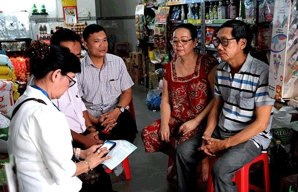 Ðiều tra viên thu thập thông tin về thực trạng kinh tế - xã hội của 53 DTTS năm 2024 trên địa bàn quận Ninh Kiều Ðiều tra viên thu thập thông tin về thực trạng kinh tế - xã hội của 53 DTTS năm 2024 trên địa bàn quận Ninh Kiều