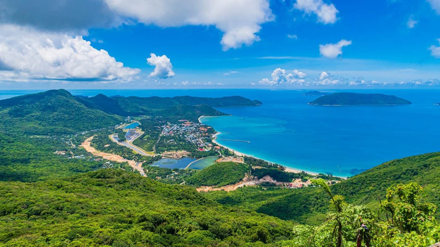 Côn Đảo hiện đã được quy hoạch là khu du lịch văn hóa - lịch sử, sinh thái biển đảo quốc gia, tầm cỡ khu vực và quốc tế. Côn Đảo hiện đã được quy hoạch là khu du lịch văn hóa - lịch sử, sinh thái biển đảo quốc gia, tầm cỡ khu vực và quốc tế.