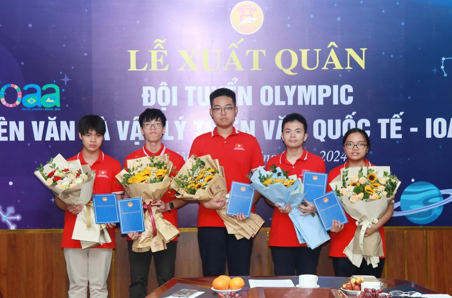 Học sinh Việt Nam giành Huy chương Olympic Thiên văn quốc tế 