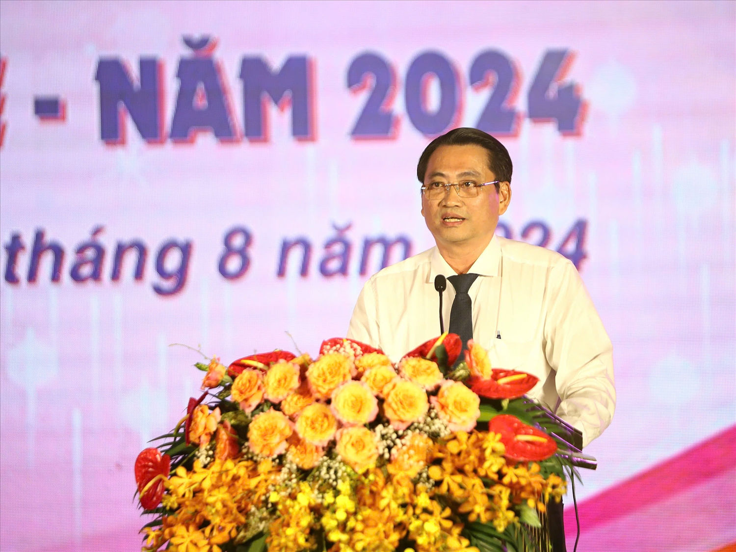 Phó Chủ tịch UBND tỉnh Trà Vinh Nguyễn Quỳnh Thiện  phát biểu khai mạc