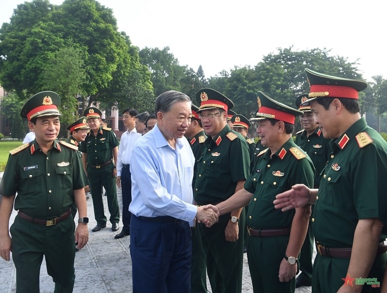 Tổng Bí thư, Chủ tịch nước Tô Lâm, Bí thư Quân ủy Trung ương thăm, làm việc với Ban Thường vụ Quân ủy Trung ương - Ảnh: QĐND Tổng Bí thư, Chủ tịch nước Tô Lâm, Bí thư Quân ủy Trung ương thăm, làm việc với Ban Thường vụ Quân ủy Trung ương - Ảnh: QĐND