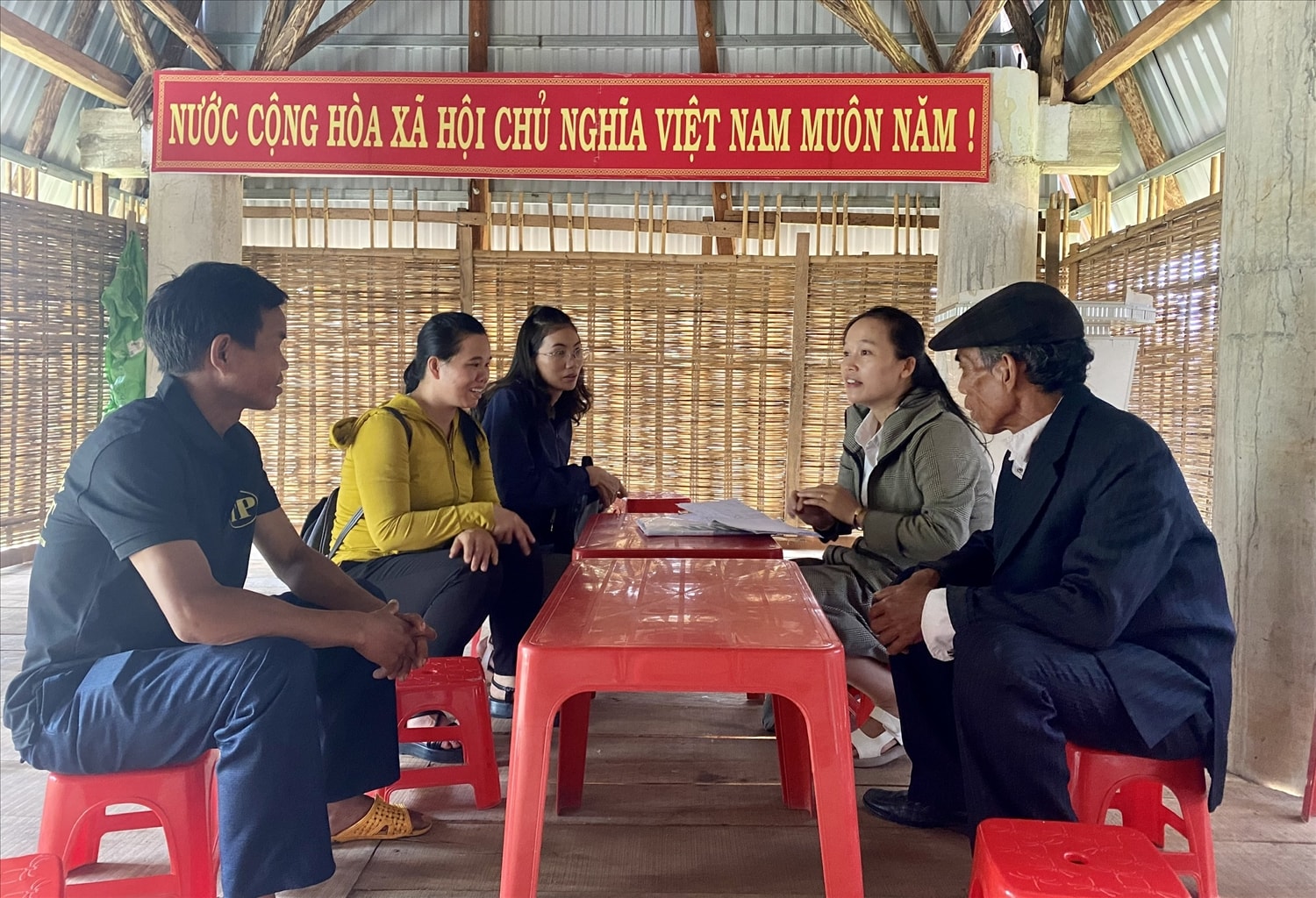 Sự phối hợp của già làng, thôn trưởng, Người có uy tín giúp các điều tra viên thu thập thông tin chính xác, đầy đủ và kịp thời