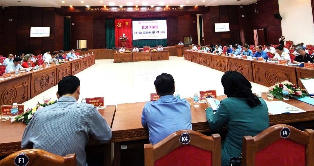 Toàn cảnh hội nghị đối thoại Toàn cảnh hội nghị đối thoại