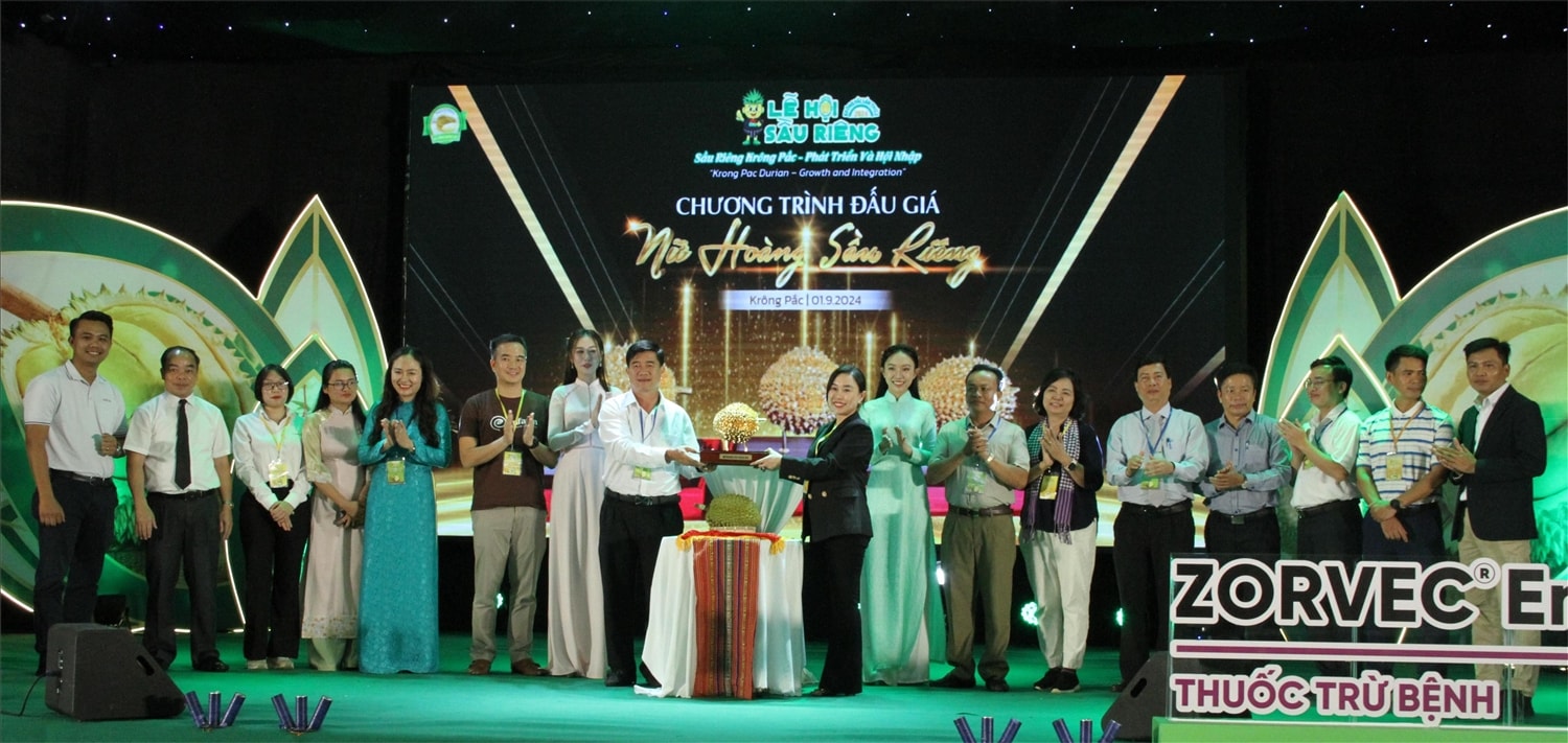 Nữ hoàng sầu riêng thuần Việt Ri6 được chốt giá 1,4 tỷ đồng Nữ hoàng sầu riêng thuần Việt Ri6 được chốt giá 1,4 tỷ đồng