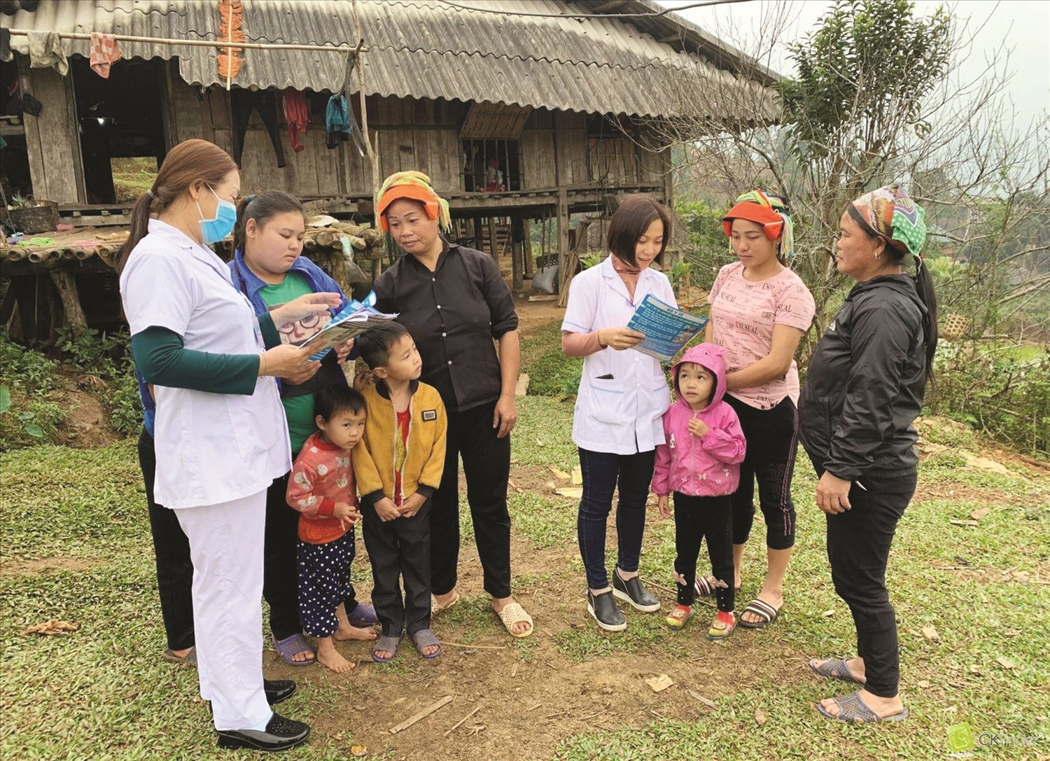 Bộ Y tế đề xuất chế độ phụ cấp cho nhân viên y tế thôn bản 