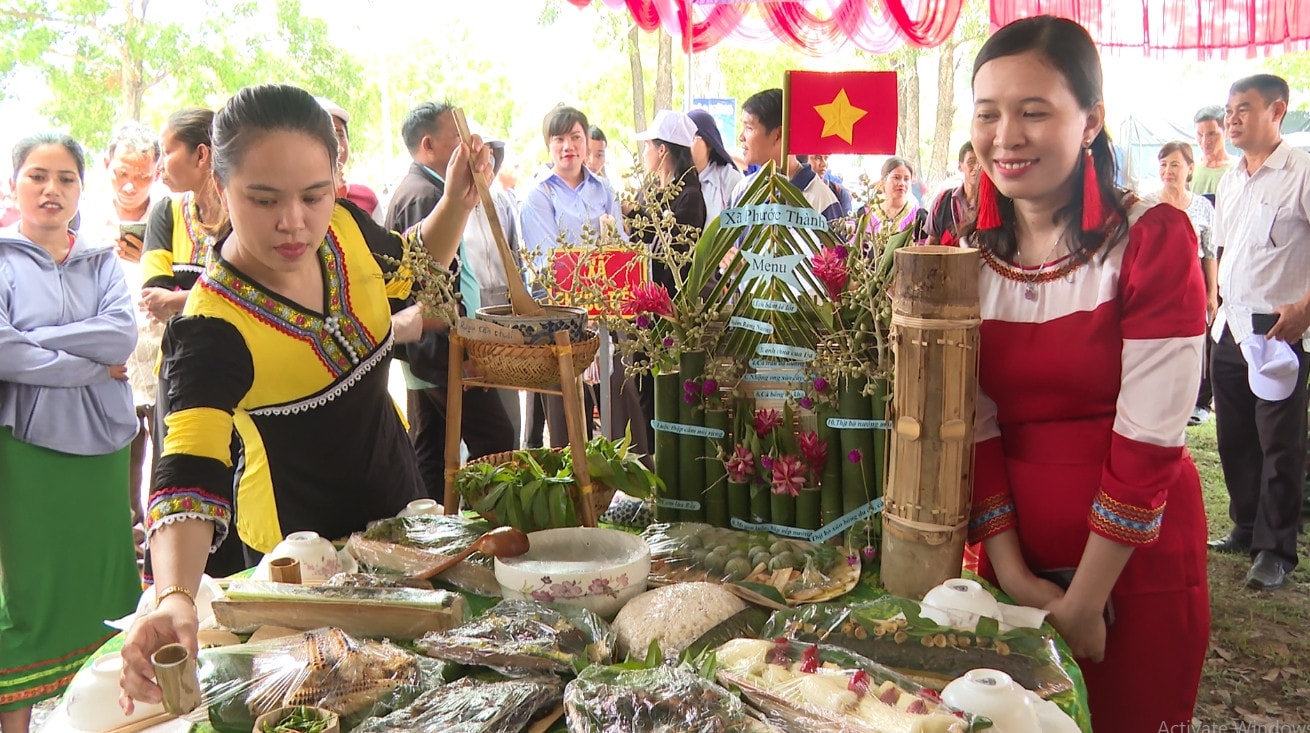 Các địa phương ở huyện Bác Ái  giới thiệu các món ăn truyền thống của đồng bào Raglai tại Ngày hội