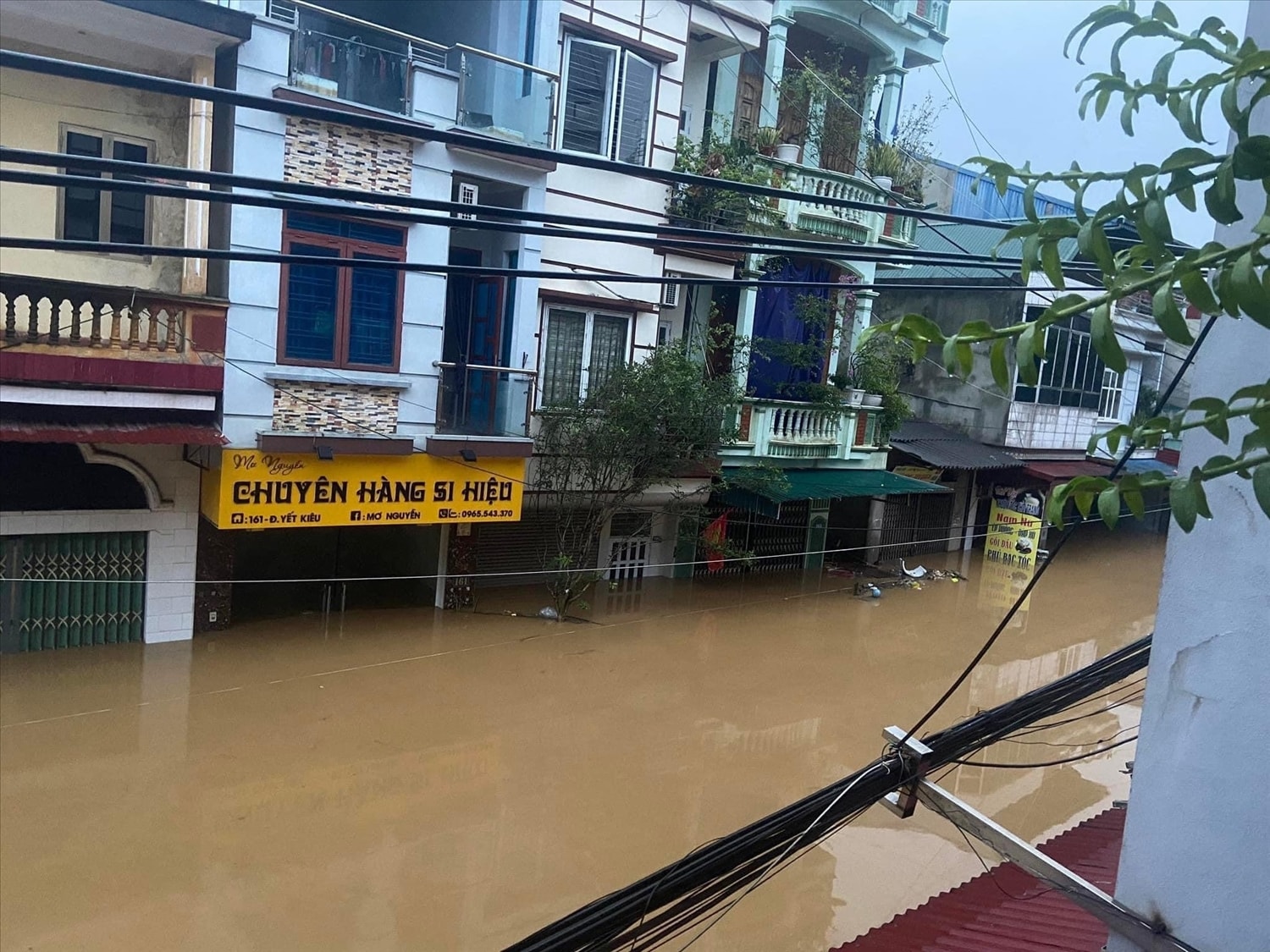 Thành phố Yên Bái ngập sâu