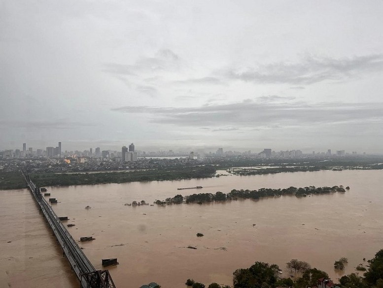 Thủ tướng chỉ đạo tập trung ứng phó lũ lớn, đảm bảo an toàn đê điều trên các sông ở Bắc Bộ, nhất là hệ thống sông Hồng - sông Thái Bình Thủ tướng chỉ đạo tập trung ứng phó lũ lớn, đảm bảo an toàn đê điều trên các sông ở Bắc Bộ, nhất là hệ thống sông Hồng - sông Thái Bình