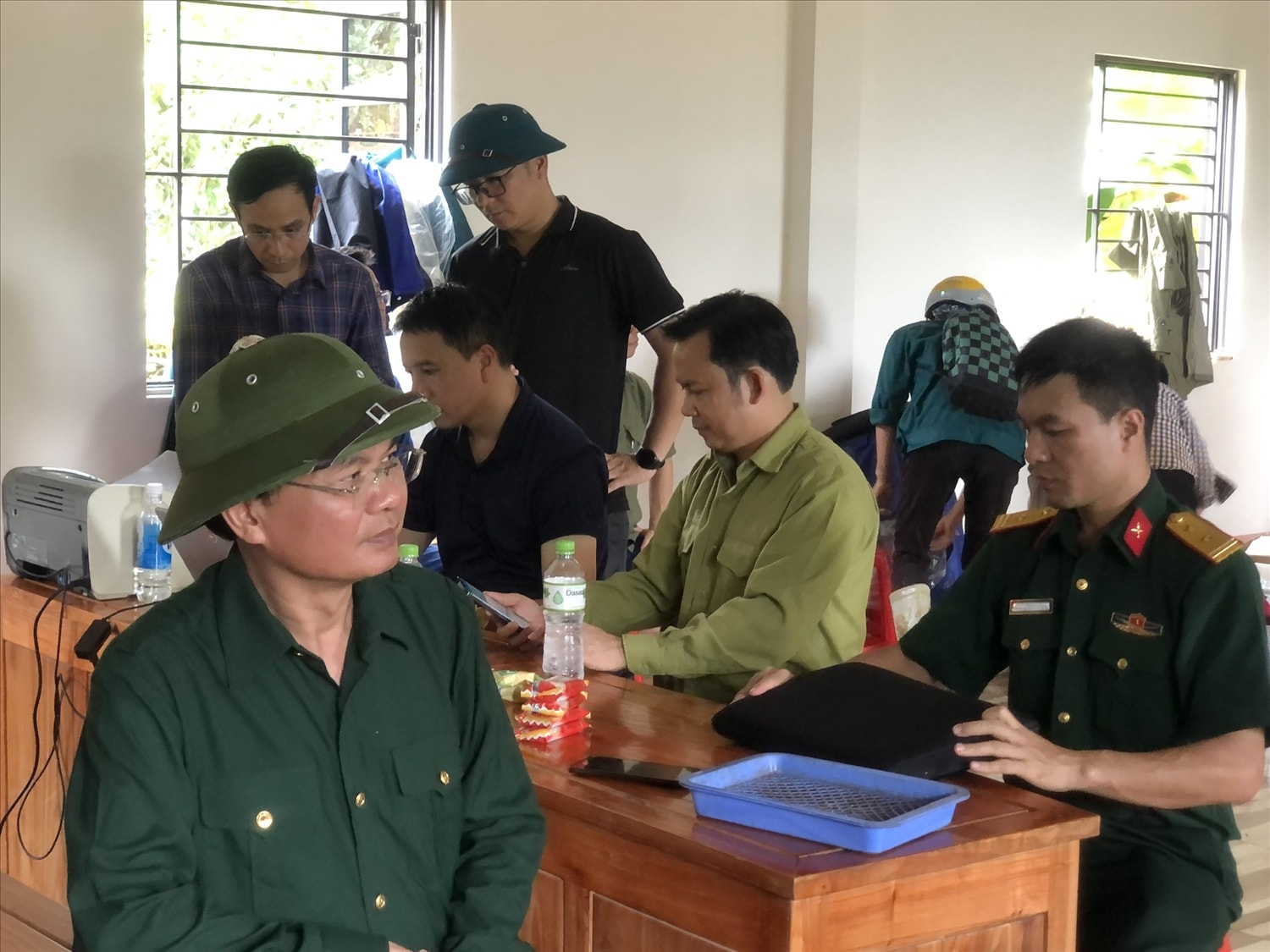 Bí thư Tỉnh ủy Lào Cai - Đặng Xuân Phong trực tiếp làm Tổng chỉ huy công tác tìm kiếm cứu nạn tại Sở chỉ huy tiền phương Bí thư Tỉnh ủy Lào Cai - Đặng Xuân Phong trực tiếp làm Tổng chỉ huy công tác tìm kiếm cứu nạn tại Sở chỉ huy tiền phương