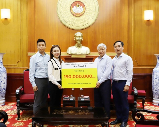 Chủ tịch Ủy ban Trung ương MTTQ Việt Nam Đỗ Văn Chiến tiếp nhận ủng hộ từ Công ty cổ phần Gena Thái Bình Dương Chủ tịch Ủy ban Trung ương MTTQ Việt Nam Đỗ Văn Chiến tiếp nhận ủng hộ từ Công ty cổ phần Gena Thái Bình Dương