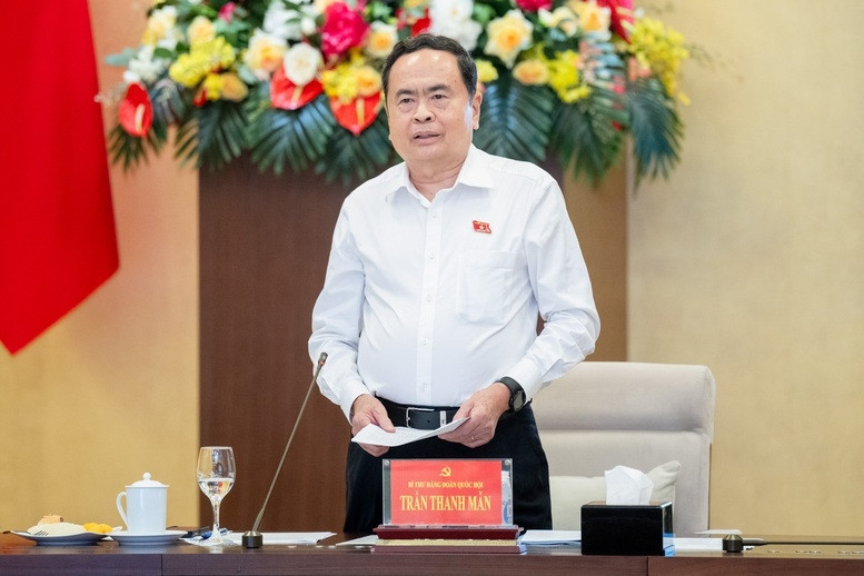 Chủ tịch Quốc hội Trần Thanh Mẫn nhấn mạnh, Ủy ban Thường vụ Quốc hội sẵn sàng họp bất cứ lúc nào để giải quyết ngay, xử lý những khó khăn, vướng mắc - Ảnh: quochoi.vn Chủ tịch Quốc hội Trần Thanh Mẫn nhấn mạnh, Ủy ban Thường vụ Quốc hội sẵn sàng họp bất cứ lúc nào để giải quyết ngay, xử lý những khó khăn, vướng mắc - Ảnh: quochoi.vn