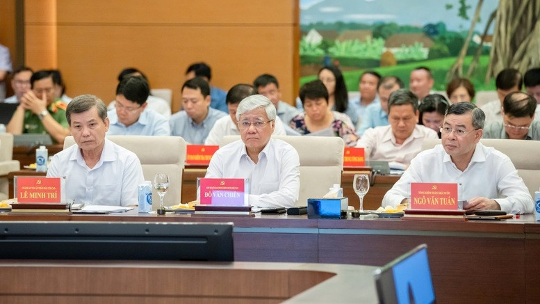 Chủ tịch Ủy ban Trung ương Mặt trận Tổ quốc Việt Nam Đỗ Văn Chiến và các đại biểu dự hội nghị - Ảnh: VGP/Nhật Bắc Chủ tịch Ủy ban Trung ương Mặt trận Tổ quốc Việt Nam Đỗ Văn Chiến và các đại biểu dự hội nghị - Ảnh: VGP/Nhật Bắc