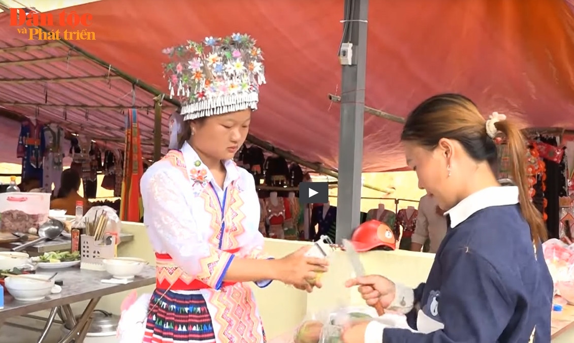 Độc đáo chợ phiên Pu Nhi 