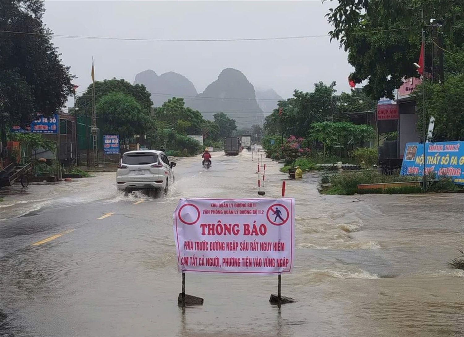 Những thiệt hại đầu tiên do hoàn lưu bão số 4 gây ra ở Nghệ An 