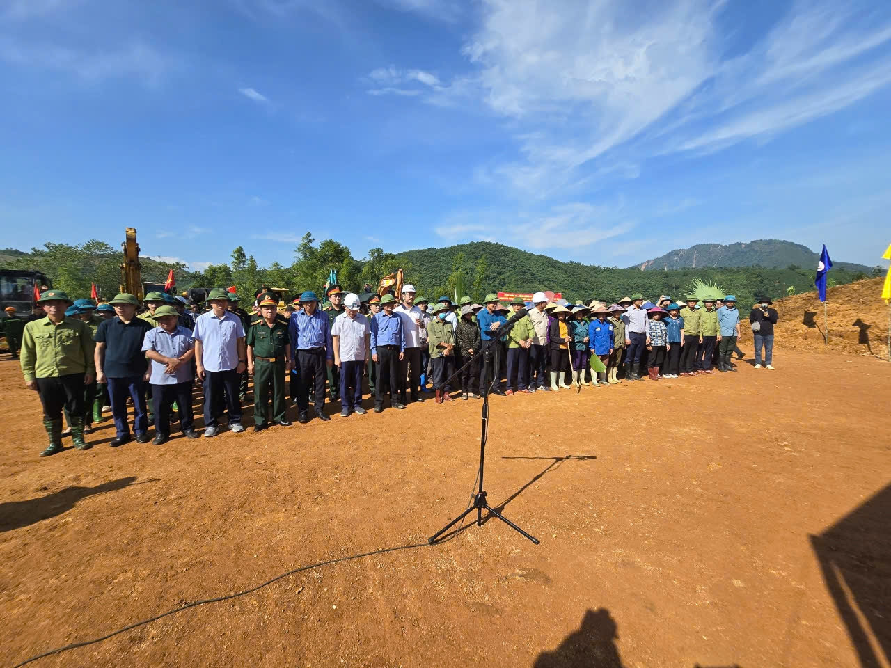 Phấn đấu đến ngày 31/12 khu tái định cư Làng Nủ sẽ hoàn thành Phấn đấu đến ngày 31/12 khu tái định cư Làng Nủ sẽ hoàn thành