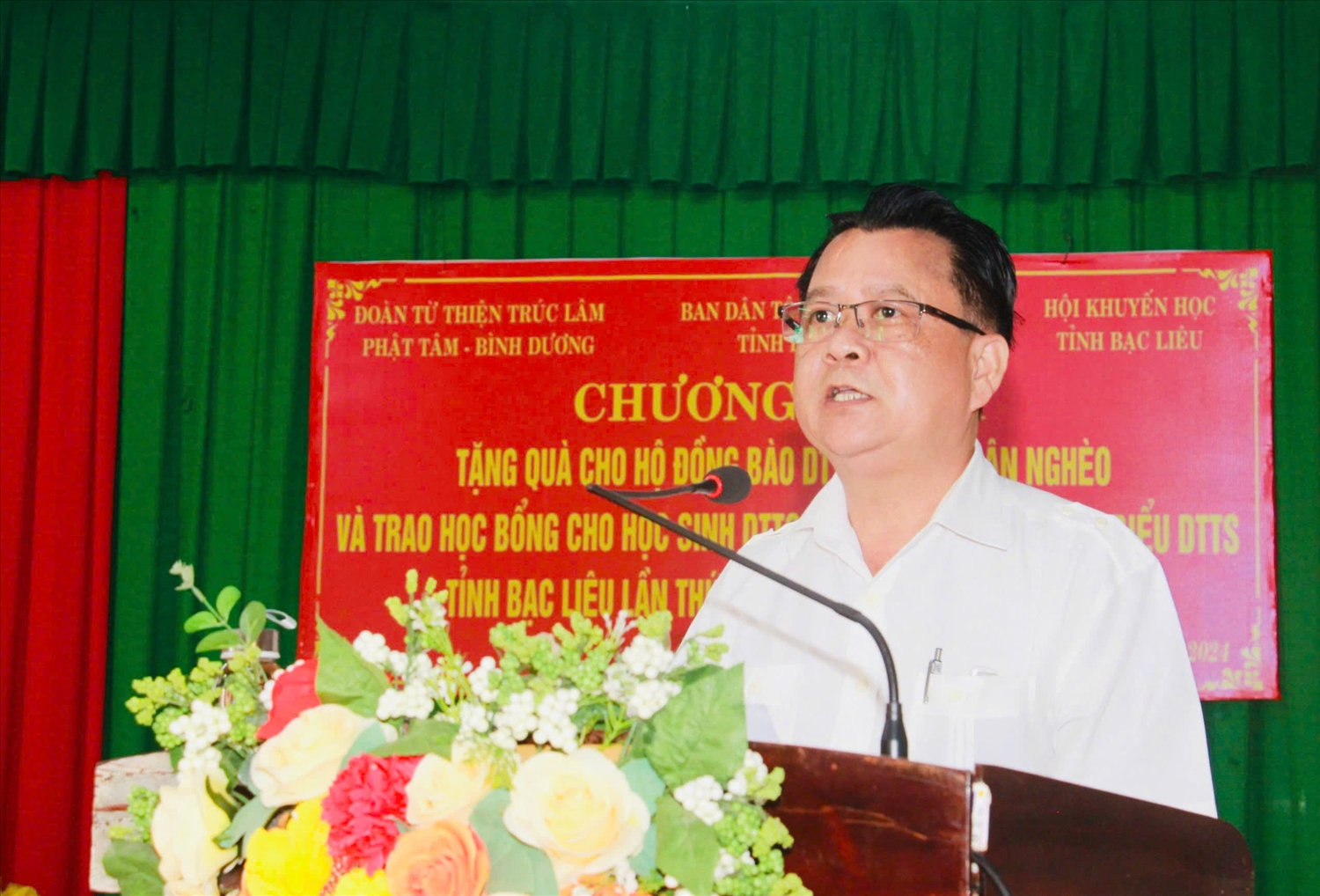 Ông Hứa Ngọc Triệu, Phó trưởng Ban Dân tộc và Tôn giáo tỉnh Bạc Liêu phát biểu tại sự kiện Ông Hứa Ngọc Triệu, Phó trưởng Ban Dân tộc và Tôn giáo tỉnh Bạc Liêu phát biểu tại sự kiện
