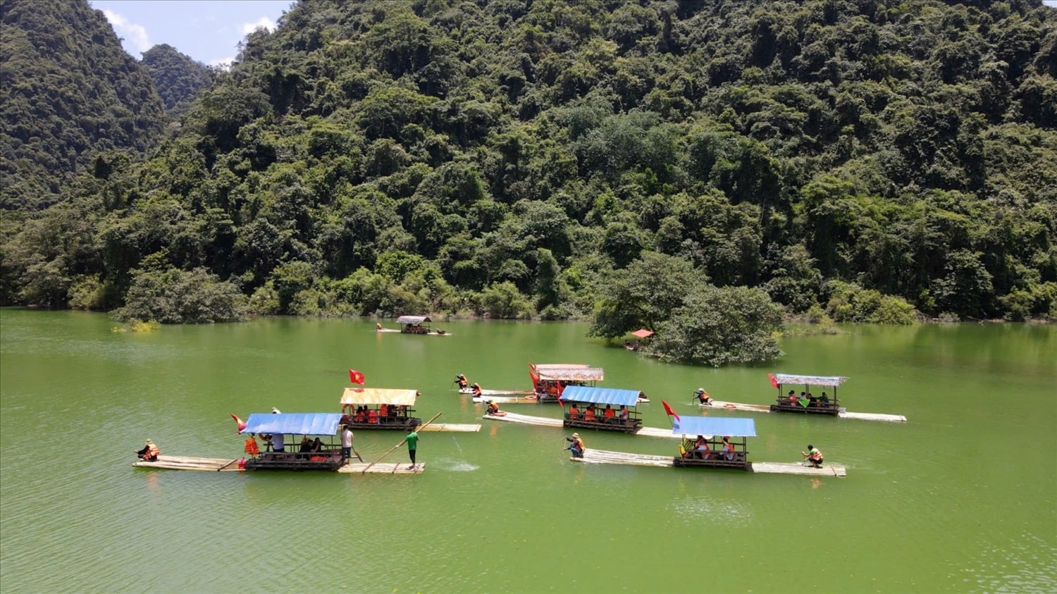 Thung lũng Đồng Lâm, xã Hữu Liên, huyện Hữu Lũng nằm trong khuôn viên CVĐC của Lạng Sơn thu hút nhiều du khách đến thăm quan, trải nghiệm