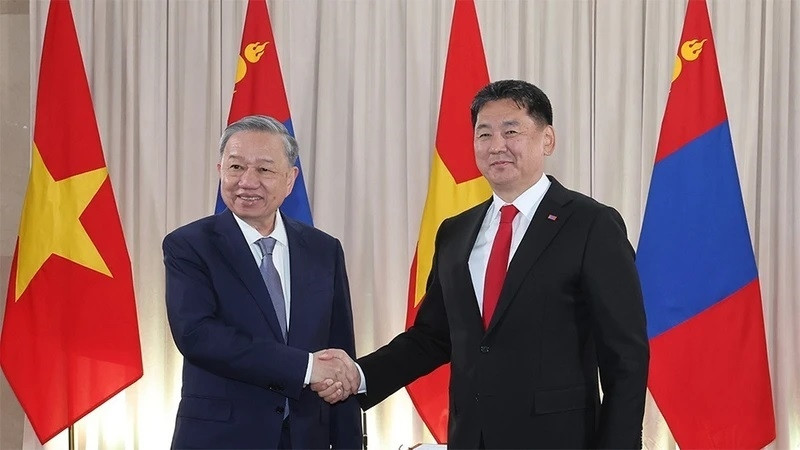 Tổng Bí thư, Chủ tịch nước Tô Lâm và Tổng thống Mông Cổ Ukhnaagiin Khurelsukh. (Ảnh: TTXVN) Tổng Bí thư, Chủ tịch nước Tô Lâm và Tổng thống Mông Cổ Ukhnaagiin Khurelsukh. (Ảnh: TTXVN)