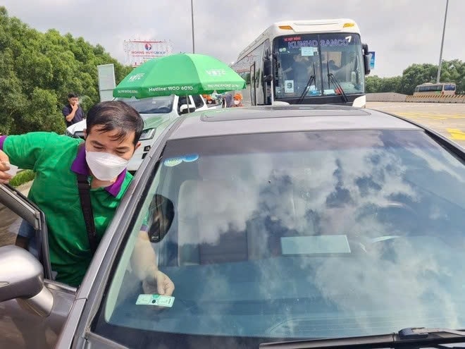 Tài khoản thu phí sẽ được nâng cấp lên tài khoản giao thông, mở rộng các đối tượng phí thanh toán Tài khoản thu phí sẽ được nâng cấp lên tài khoản giao thông, mở rộng các đối tượng phí thanh toán