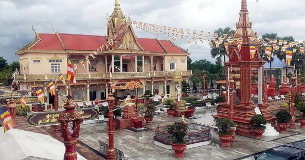 Chùa Khmer ở Sóc Trăng được trang hoàng lộng lẫy đón lễ Sen Dolta. (Ảnh: Trung Hiếu) Chùa Khmer ở Sóc Trăng được trang hoàng lộng lẫy đón lễ Sen Dolta. (Ảnh: Trung Hiếu)