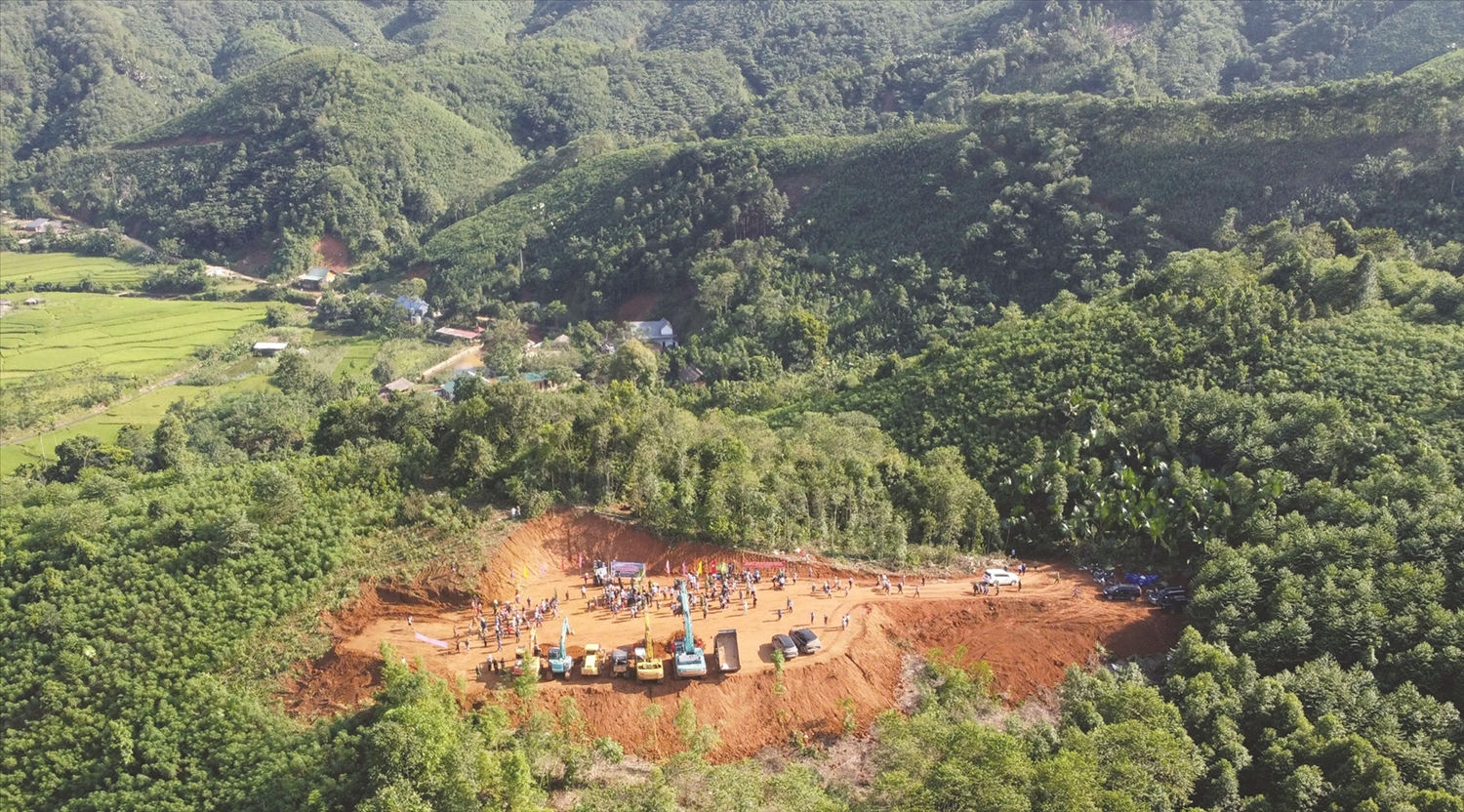 Khu vực đất được chọn để xây dựng tái định cư thôn Làng Nủ, xã Phúc Khánh, huyện Bảo Yên, tỉnh Lào Cai nhìn từ trên cao. Ảnh: Trọng Điểm Khu vực đất được chọn để xây dựng tái định cư thôn Làng Nủ, xã Phúc Khánh, huyện Bảo Yên, tỉnh Lào Cai nhìn từ trên cao. Ảnh: Trọng Điểm