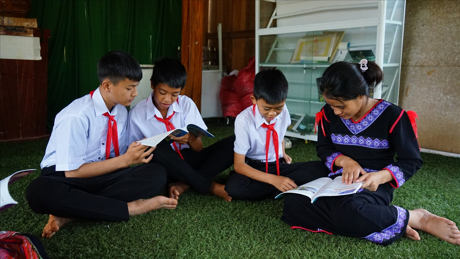 CLB “Thủ lĩnh của sự thay đổi” góp phần làm thay đổi nhận thức của thế hệ trẻ ngay từ khi ngồi trên ghế nhà trường CLB “Thủ lĩnh của sự thay đổi” góp phần làm thay đổi nhận thức của thế hệ trẻ ngay từ khi ngồi trên ghế nhà trường