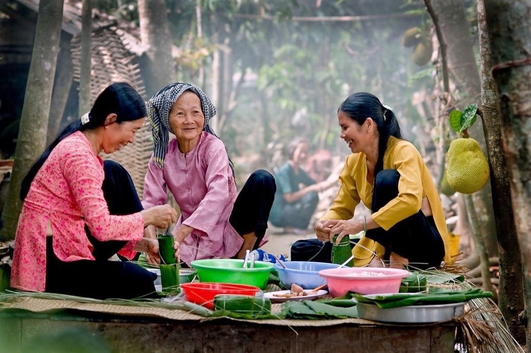 Các nghệ nhân làm bánh dân gian (Ảnh minh họa) Các nghệ nhân làm bánh dân gian (Ảnh minh họa)