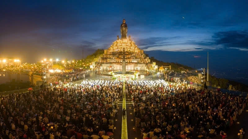 Hàng nghìn phật tử quốc tế sẽ đến núi Bà Đen trong dịp Đại lễ Vesak 2025 Hàng nghìn phật tử quốc tế sẽ đến núi Bà Đen trong dịp Đại lễ Vesak 2025