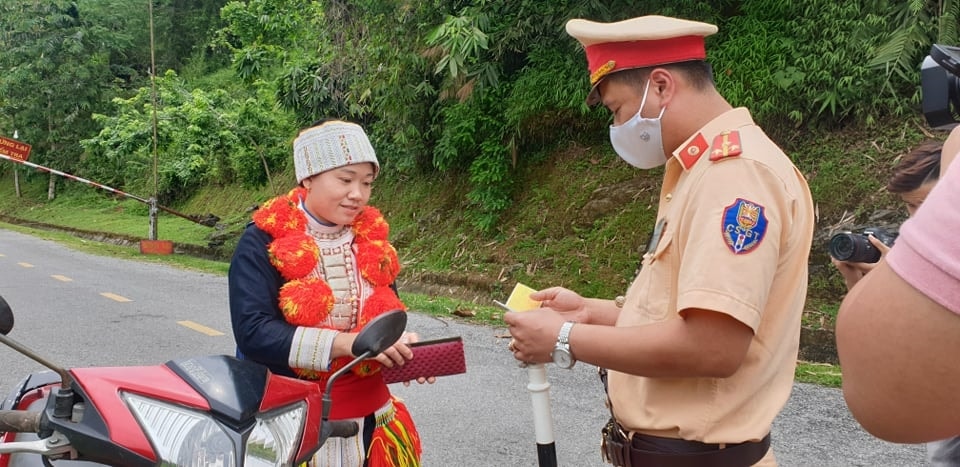 Lực lượng CSGT đã kiểm tra, xử lý hơn 3 triệu trường hợp vi phạm trật tự ATGT trong 9 tháng đầu năm 2024 (Ảnh minh họa) Lực lượng CSGT đã kiểm tra, xử lý hơn 3 triệu trường hợp vi phạm trật tự ATGT trong 9 tháng đầu năm 2024 (Ảnh minh họa)